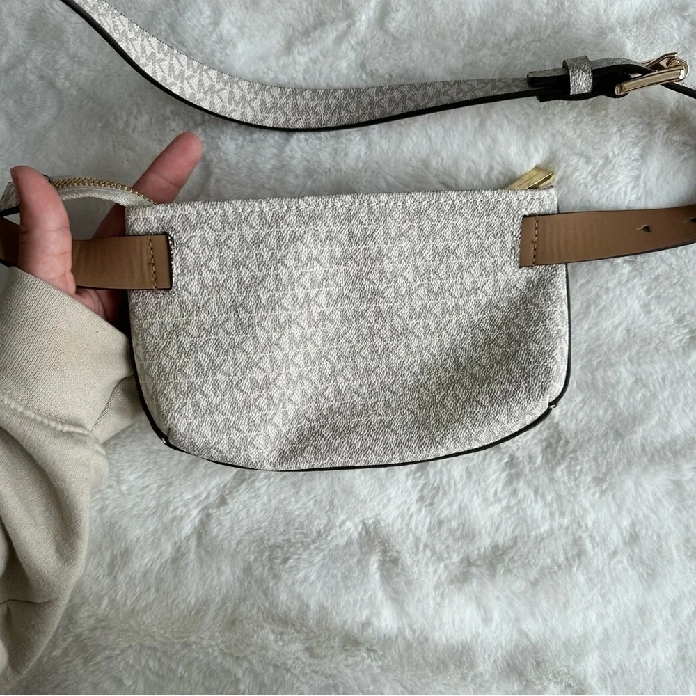 Michael Kors Logo Belt Bag Size S/M